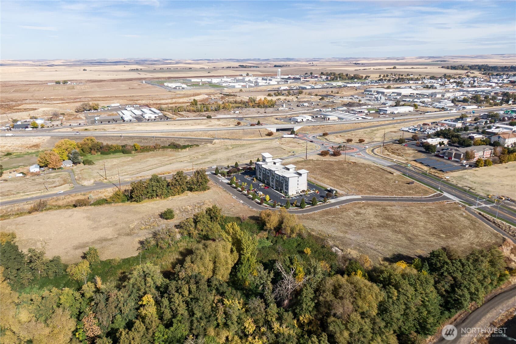 0 4 & 5 Silverstone Drive — photo 1 of 6