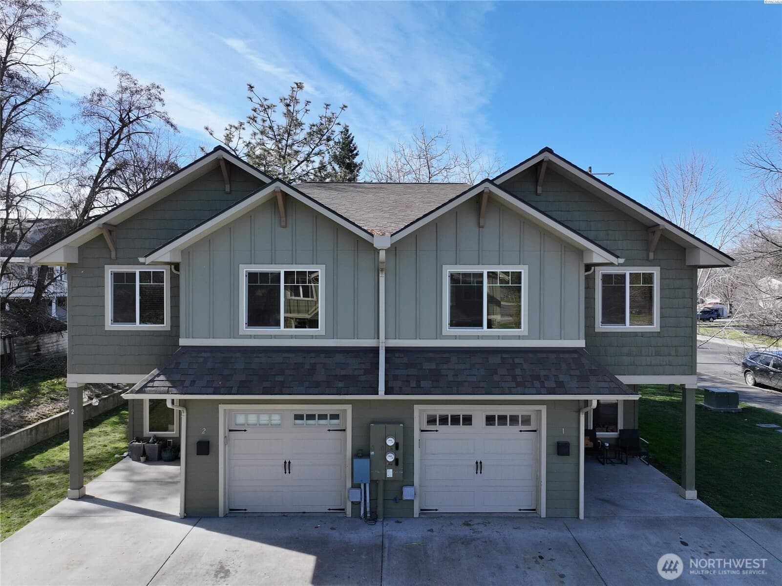 218 Whitman Drive — photo 1 of 8
