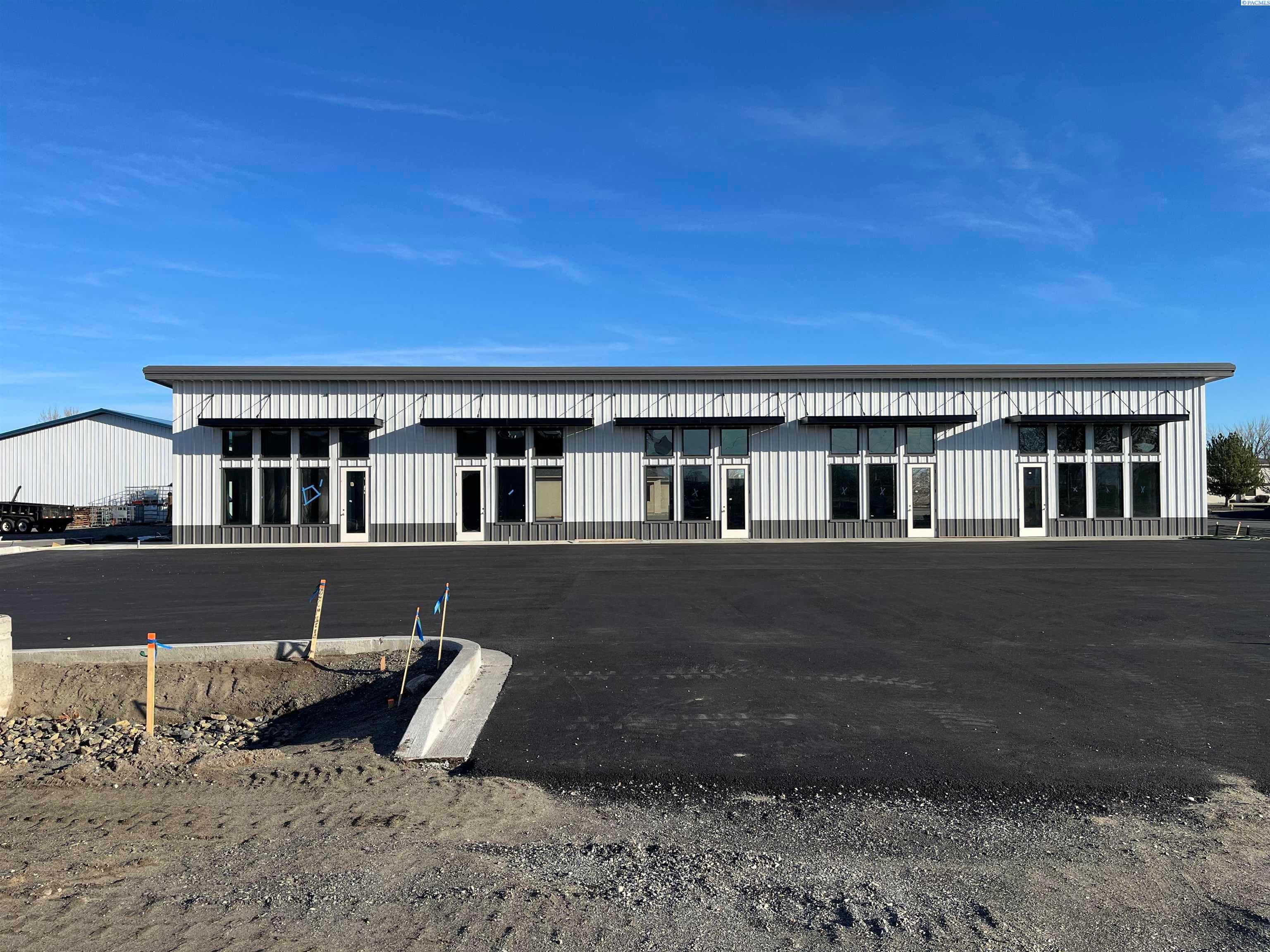 2402 Henderson Loop — photo 1 of 4