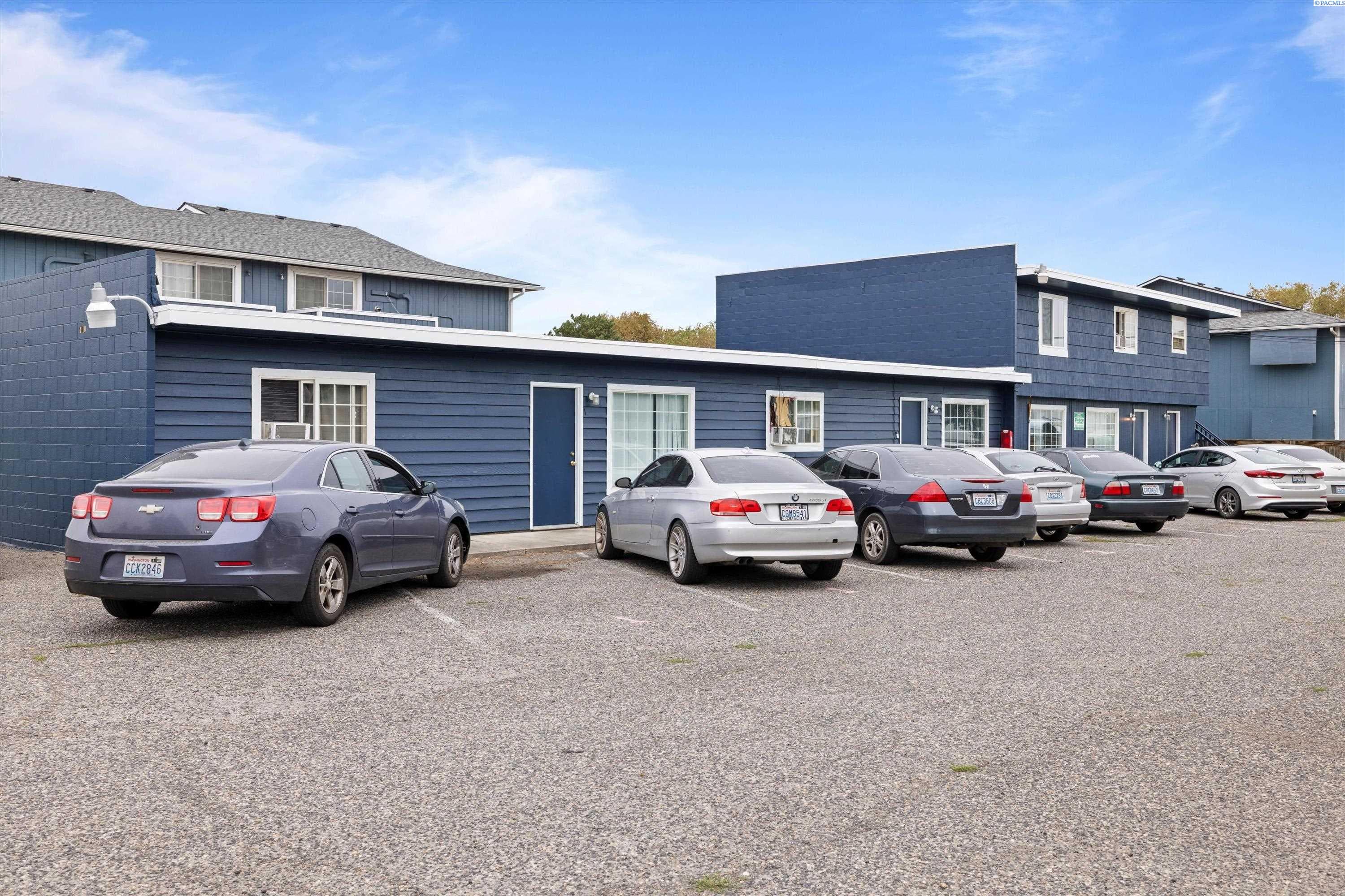 4110 Kennewick Ave — photo 1 of 8