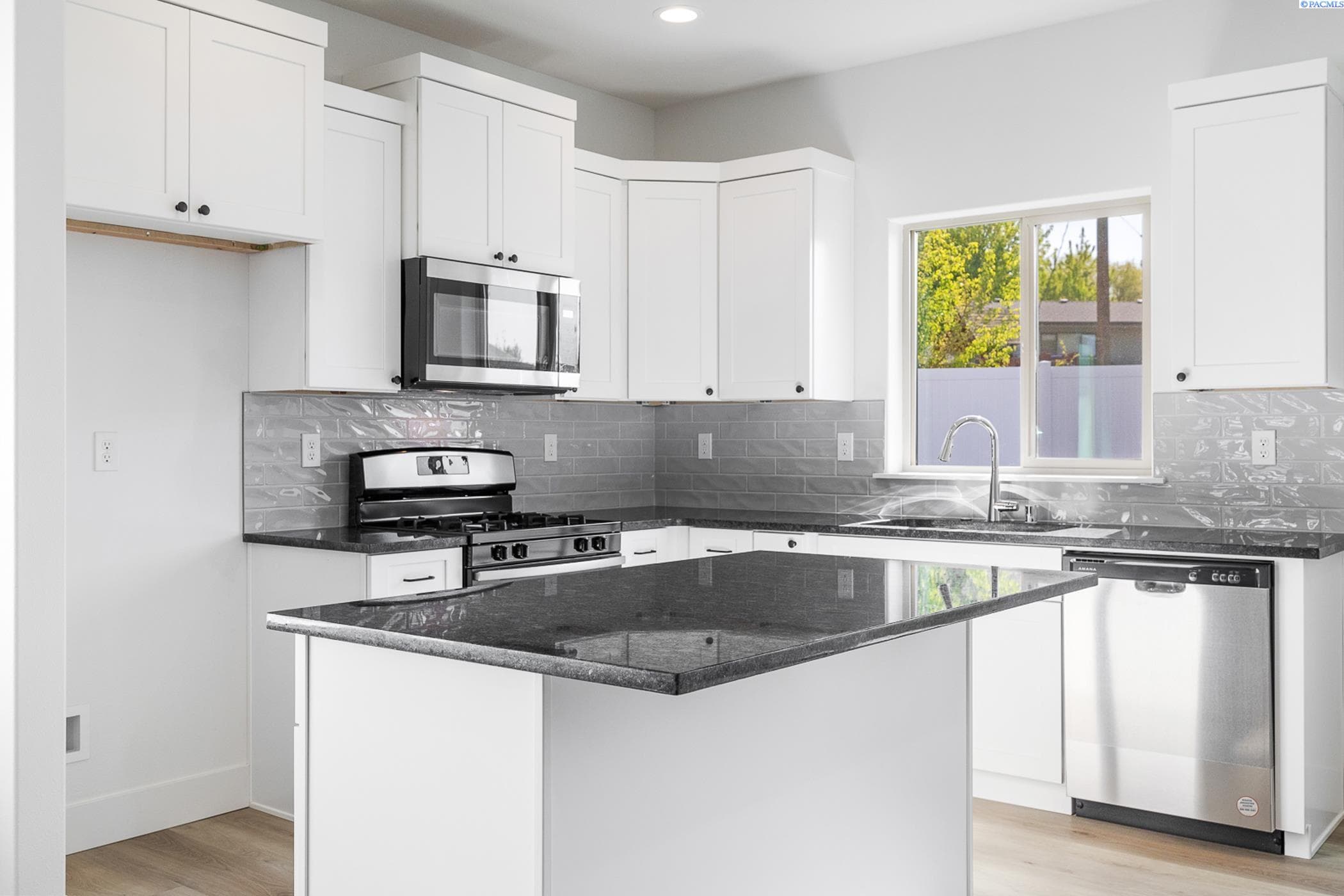 1118 Underwood Pl — photo 1 of 8