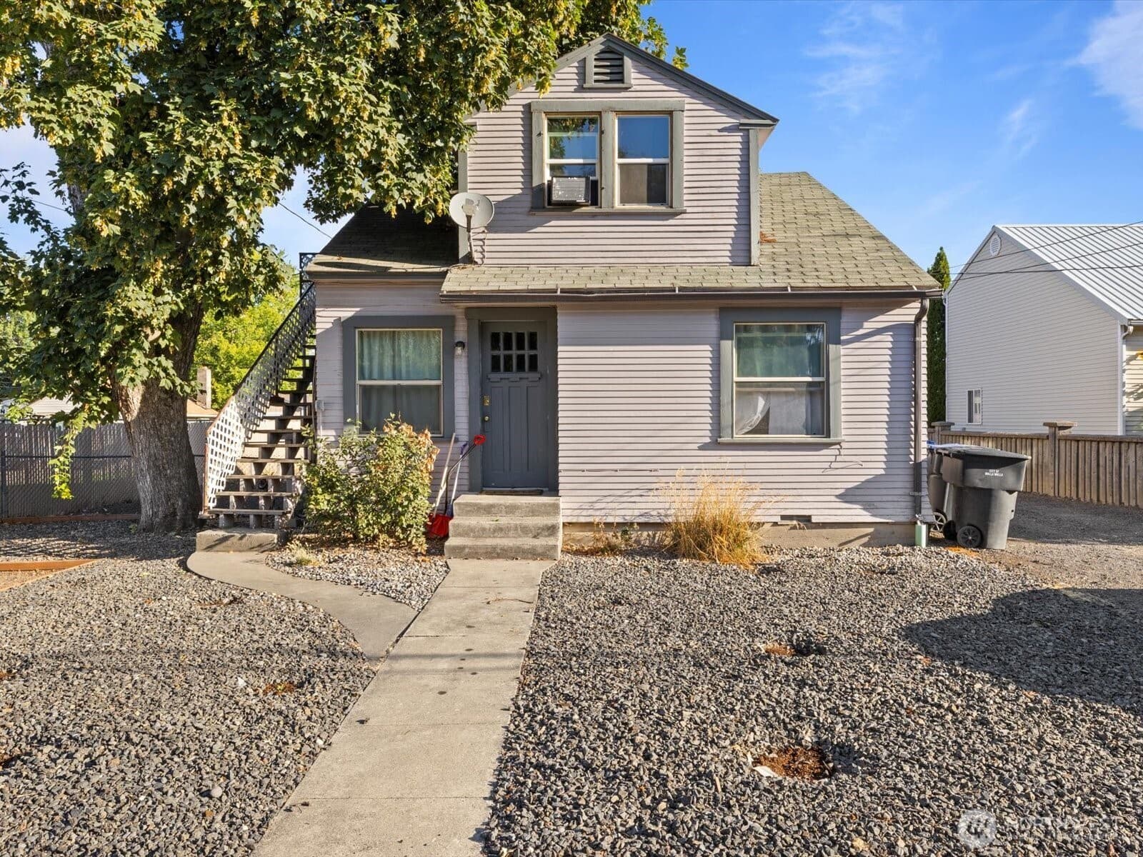 1813 Pleasant Street — photo 1 of 2