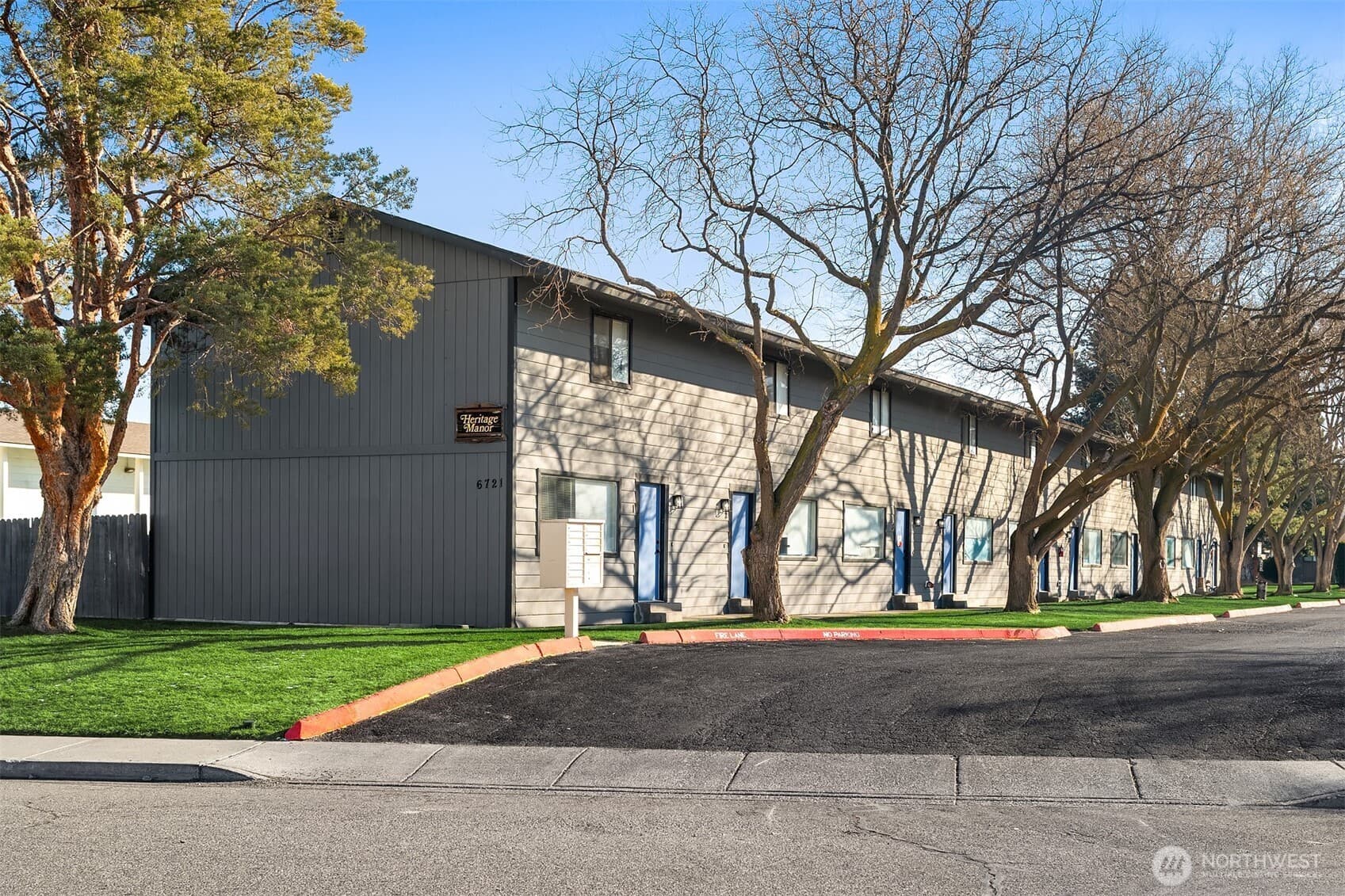 6721 Kennewick Ave — photo 1 of 8