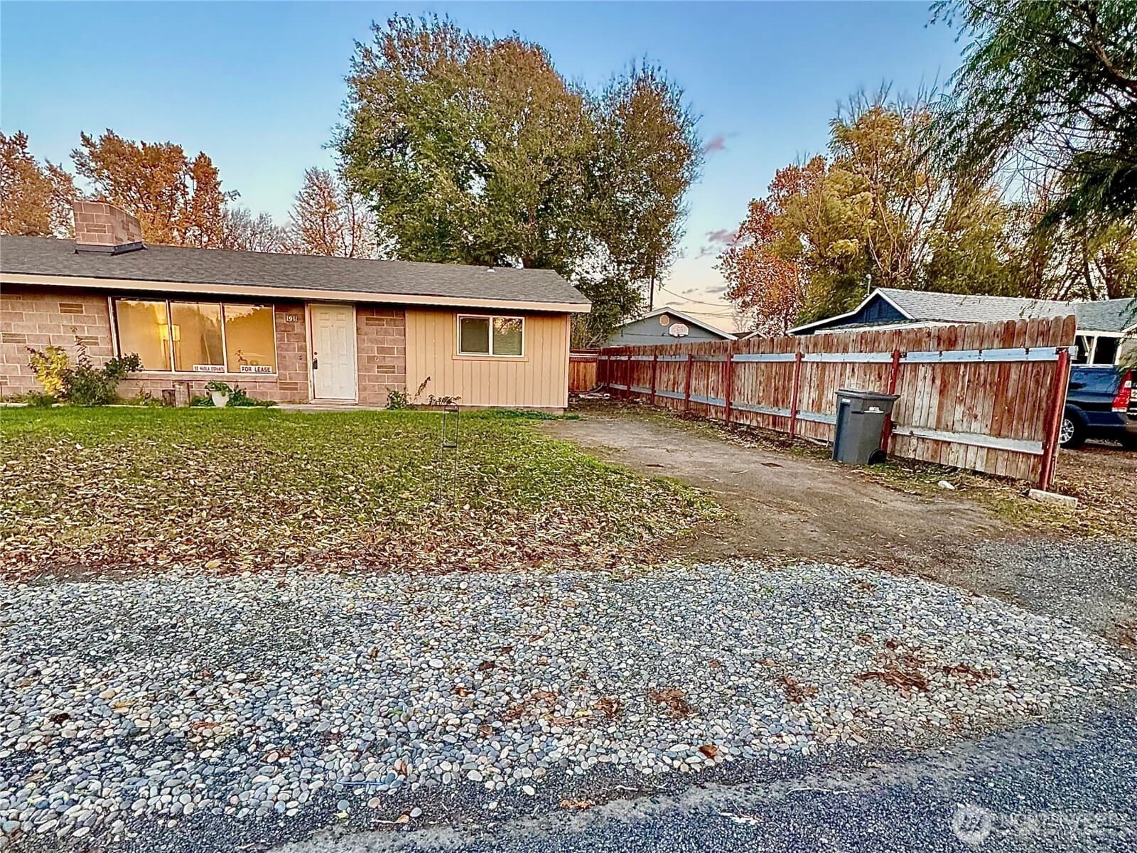 1911 Beech — photo 1 of 9