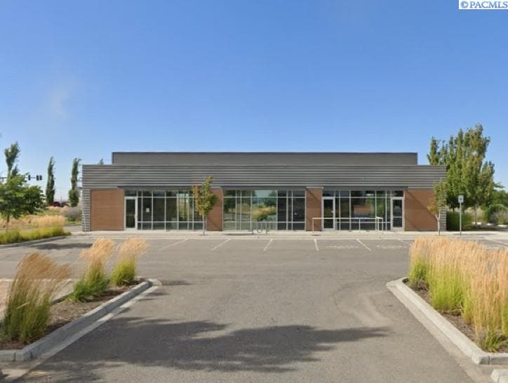 800 Dalton St — photo 1 of 2