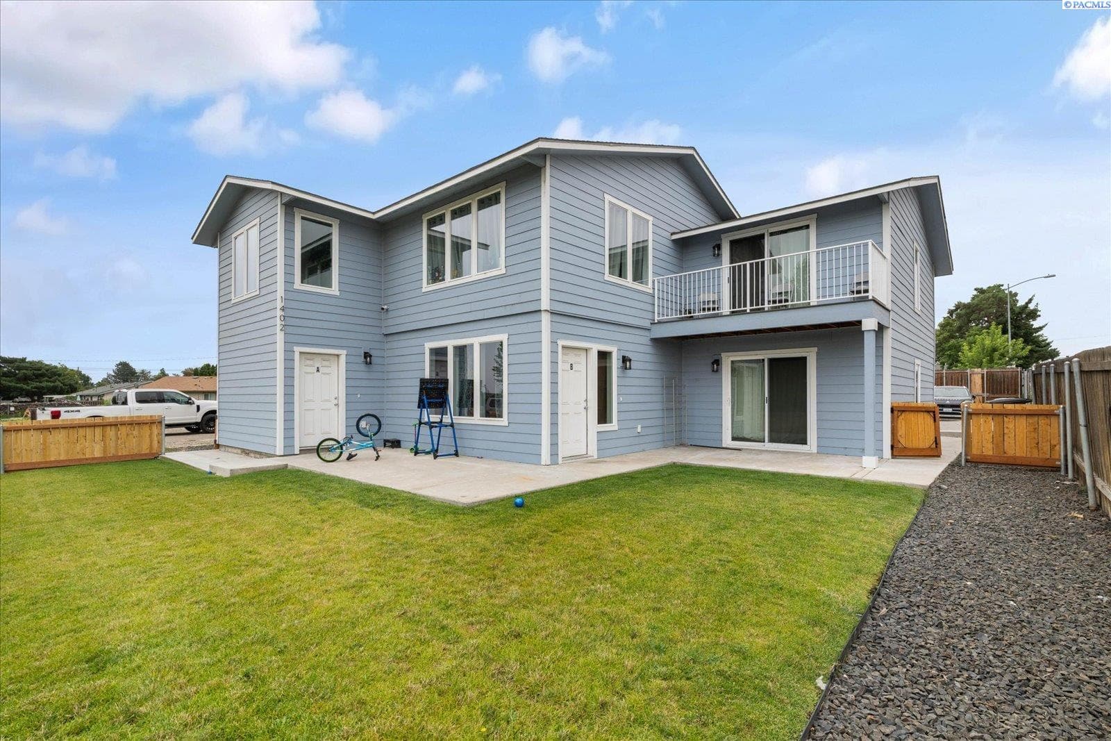 1402 Edison Street — photo 1 of 8